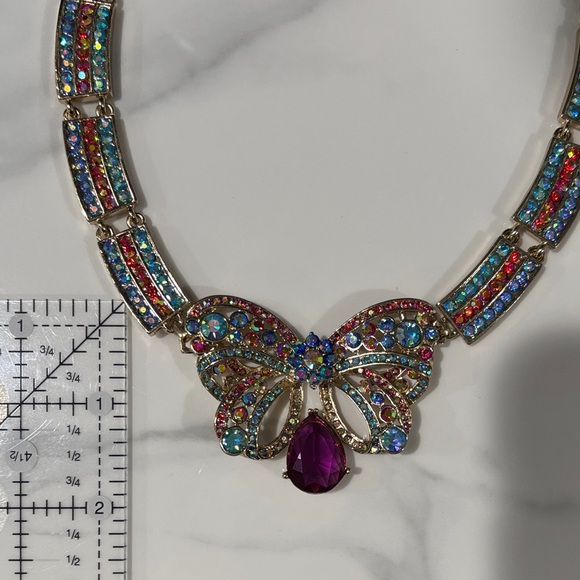 Elegant Multicolor Butterfly Necklace - Picture 5 of 7